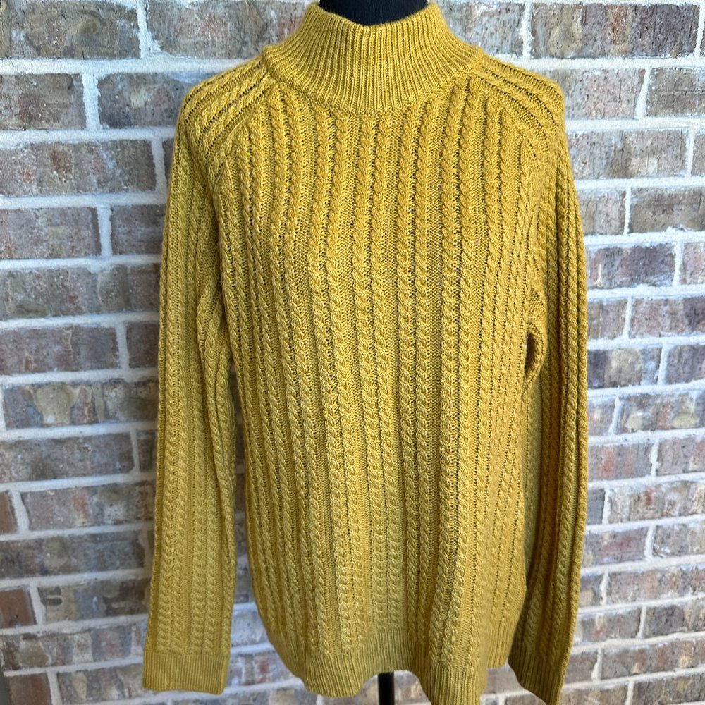 COZY Casual women's cable knitted sweater open back mock neck size small yellow